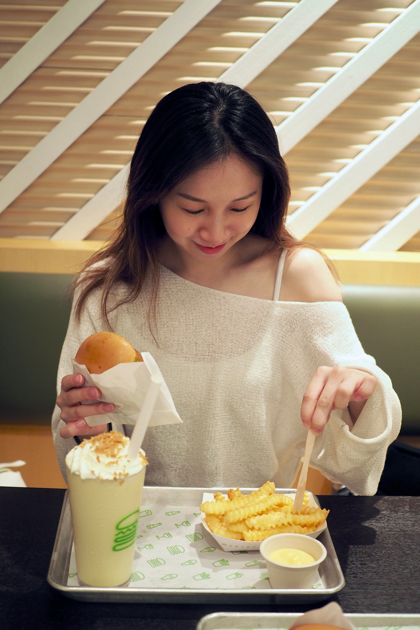 慵懶感寛領針織Top