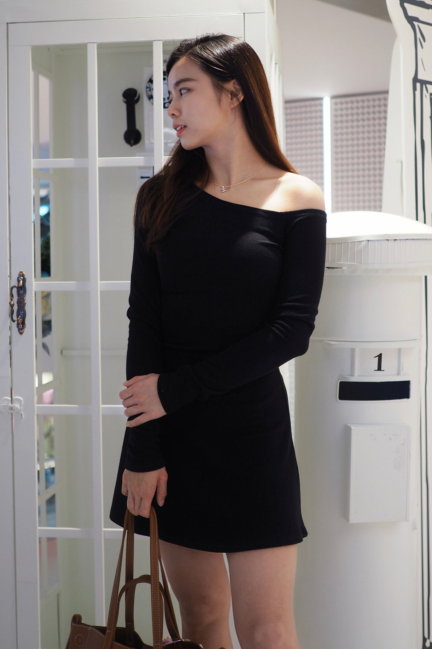 單邊斜肩連身裙