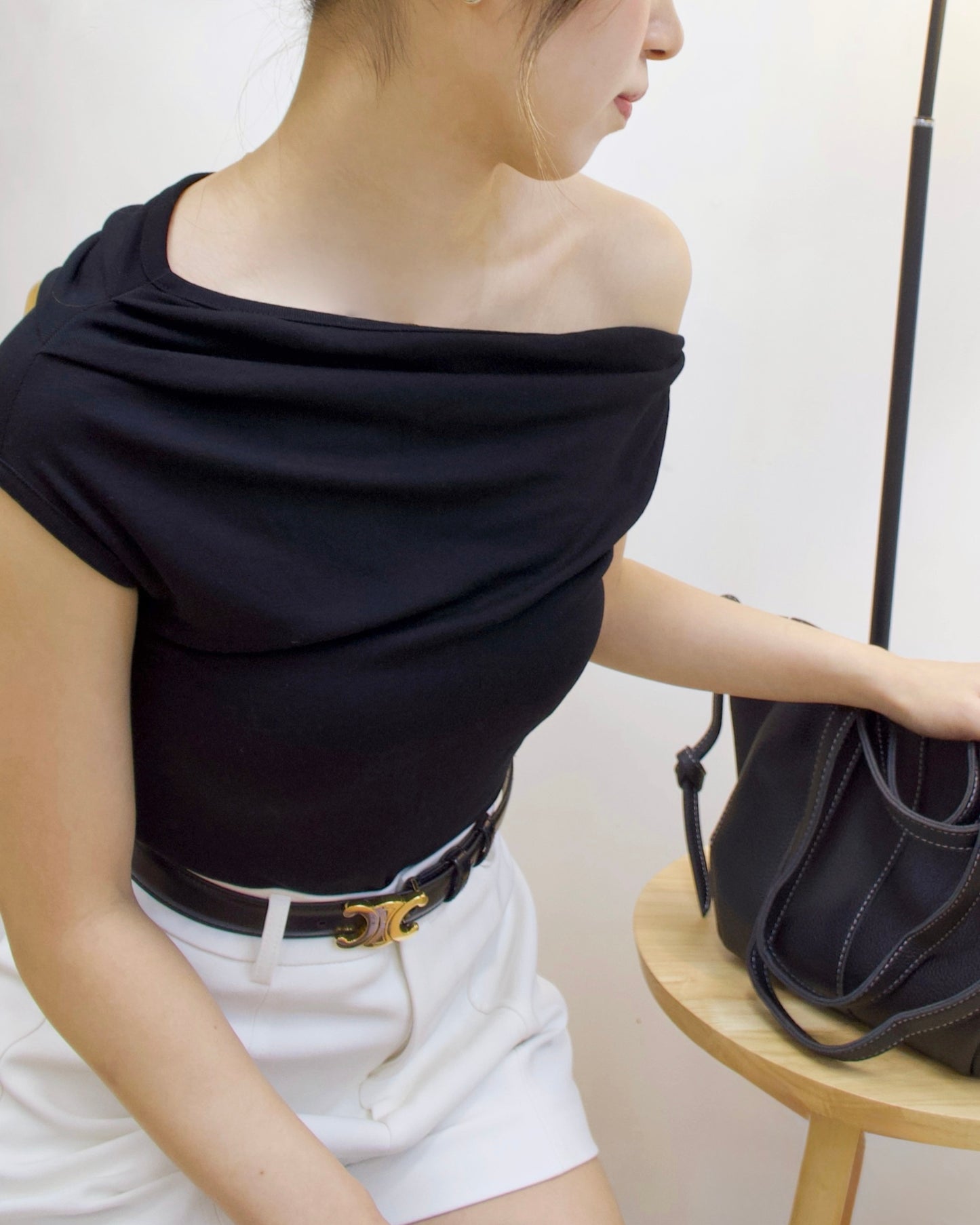［一件多穿］斜肩皺皺短䄂Top