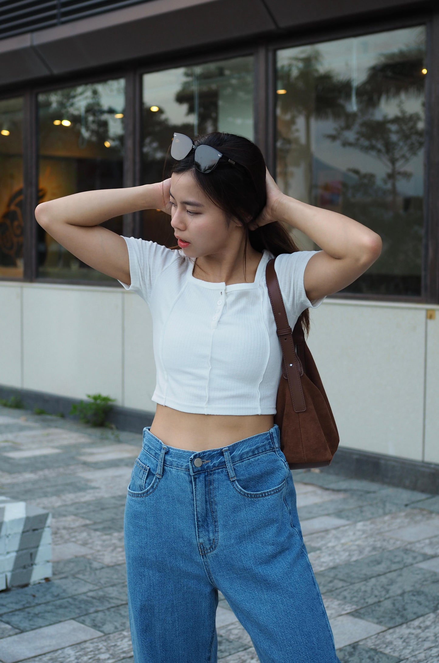 方領鈕扣小設計Crop Tee
