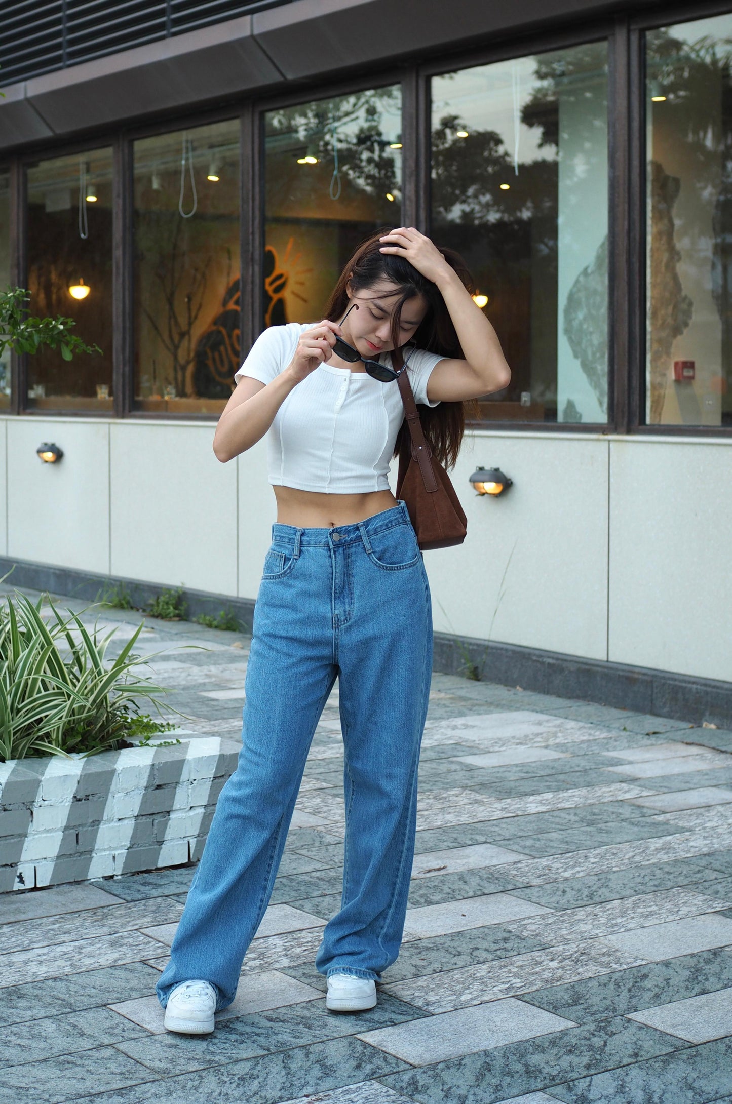方領鈕扣小設計Crop Tee
